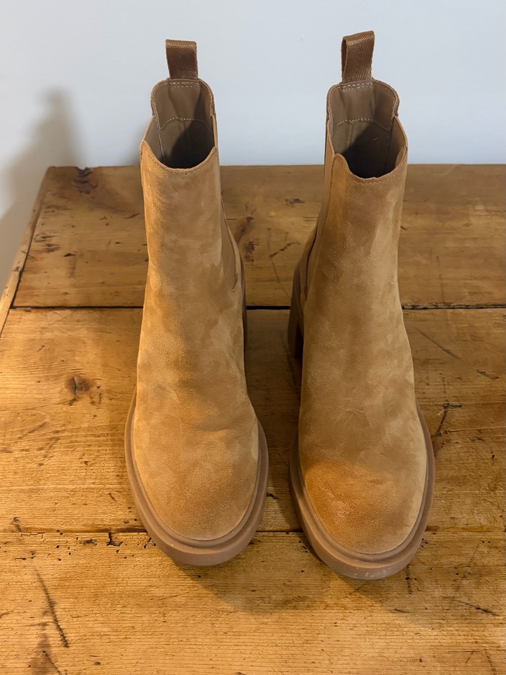 Women’s Chelsea Suede Pull-On Boots in Tan